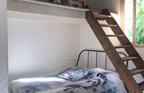 Correns Haus | à côté du château, calme et lumineuse, au centre