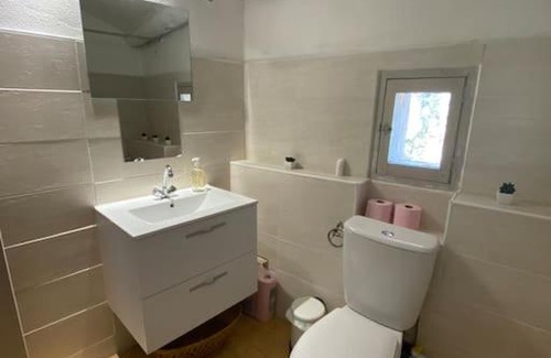 Correns Haus | à côté du château, calme et lumineuse, au centre