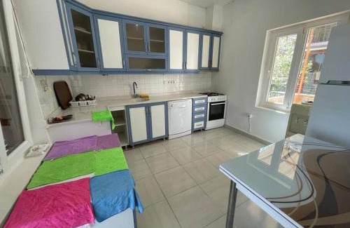 Camlık Mahallesi Wohnung | ÇAM AĞAÇLARININ İÇİNDE DENİZ MANZARALI VİLLA