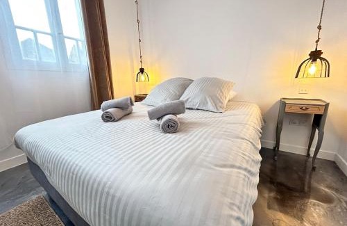 Domfront en Poiraie Wohnung | Élégant*Epoxy*Design&Décor