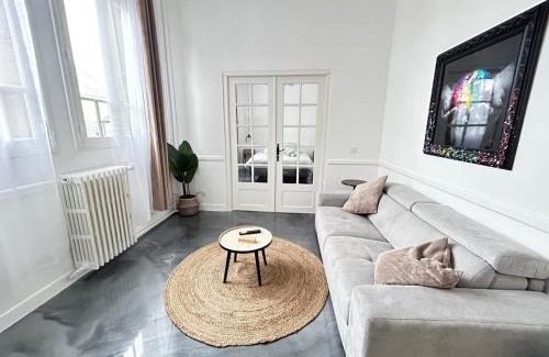 Domfront en Poiraie Wohnung | Élégant*Epoxy*Design&Décor