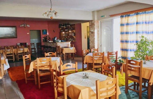 Kokkinorrachi Hotel | Ξενοδοχείο "Ηραία"