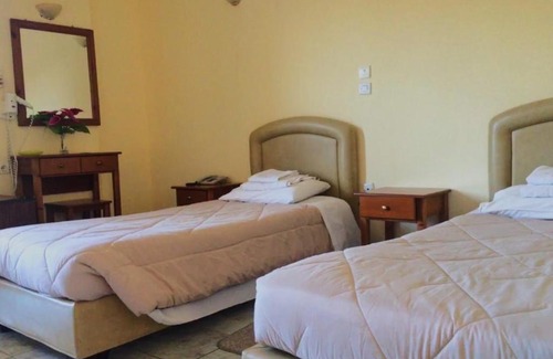 Kokkinorrachi Hotel | Ξενοδοχείο "Ηραία"