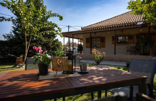 Gomfoi Haus | Σπίτι με κήπο στους Γόμφους Τρικάλων