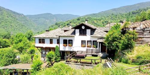 Garmen Haus | Авина къща