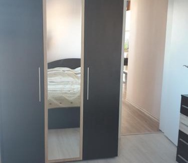 Saints Constantine and Helena Wohnung | Апартамент Ален Мак