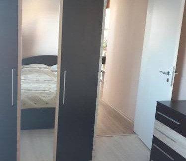 Saints Constantine and Helena Wohnung | Апартамент Ален Мак