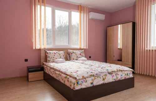 Gabrovo Wohnung | Апартамент ФЕЯ - топ център, безплатно паркомясто