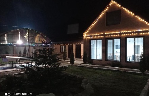 Kamennomostskiy Haus | Гостевой дом 1000 и 1ночь