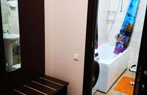 Vesyoloe Wohnung | Двухкомнатные апартаменты с кухней Имеретинская бухта