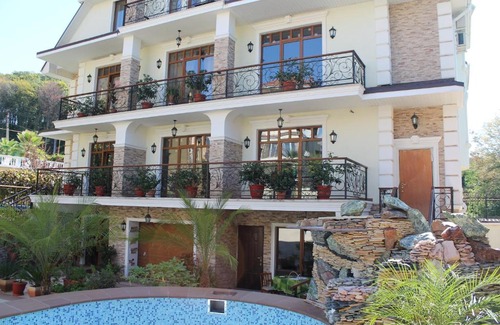 Golubye Dali Haus | "Династия" в Адлере