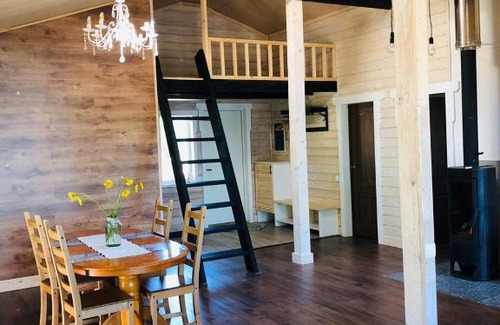 Khiytola Haus | Дом у скалы - у Архипыча