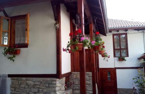 Tryavna Haus | Дядовата къща