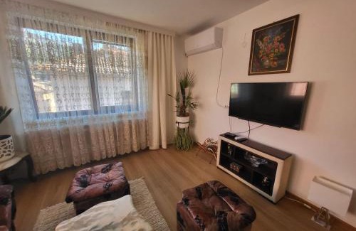 Kazanlak Wohnung | Йони