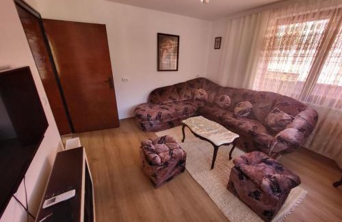 Kazanlak Wohnung | Йони