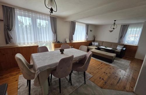 Ravnogor Haus | Къща ВИРА