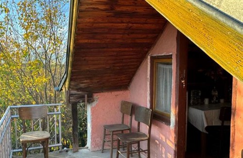 Kazanlak Sonstige | КЪЩА в Казанлък, 2 Стаи с 3 Легла без Ток и Вода, Външна Тоалетна, Всеки Чисти след себе си! VILLA HOUSE in Kazanlak 2-Rooms & 3 Beds, No Electric, Water or WC, use Outhouse, Bring Water, Tidy after Yourself