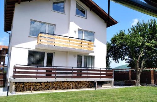 Raduil Haus | Къща за гости Релакс-Рaдуил