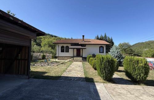 Tryavna Haus | Къща за гости Сияйна Зора