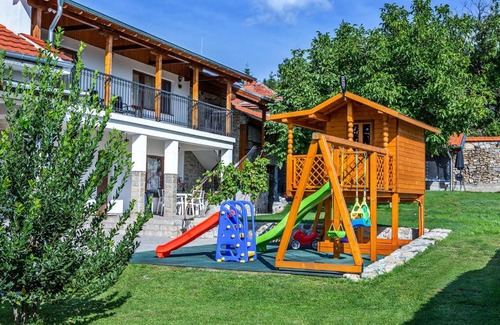 Karlovo Haus | Къща за приятели Недкови
