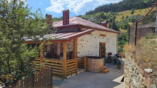 Kazanlak Haus | Къща Сливови