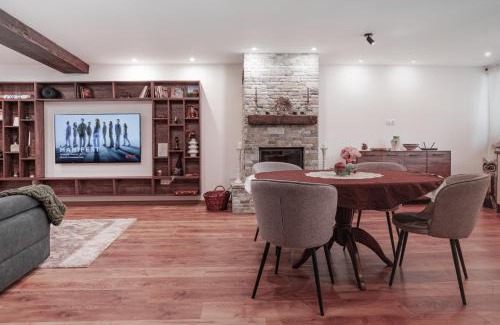 Kalofer Haus | Лиловата Къща