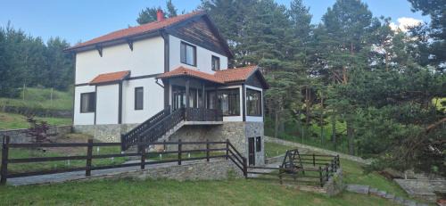 Dospat Haus | Лунен залив