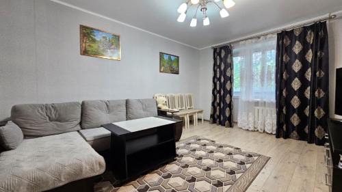 Uralsk Wohnung | Просторная 2-комнатная квартира в Центре Уральска