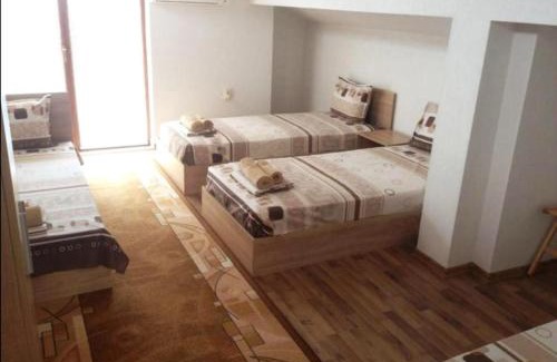 Karlovo Haus | Роден Край Homeland
