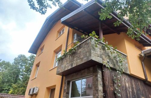 Troyan Haus | стаи за гости TODA