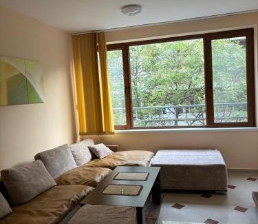 G.K. Bratya Miladinovi Wohnung | Студио Бургас 2