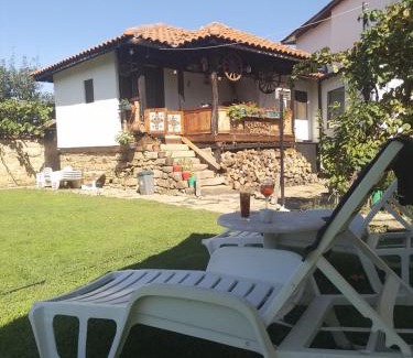 Tsarevets Haus | Събевата къща