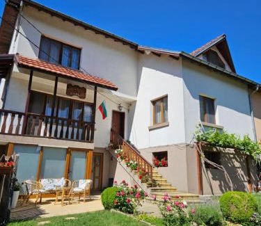 Beli Iskar Haus | Юндовата къща