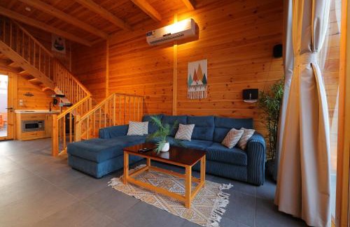 Dhahban Skihütte | أكواخ البحيرات