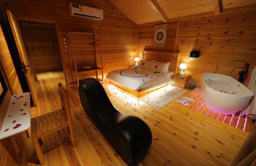 Dhahban Skihütte | أكواخ البحيرات