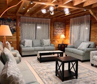 Al Hada Skihütte | أكواخ غيم ومطر