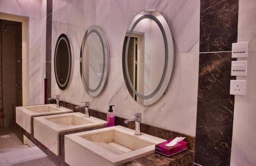 Al Kura Skihütte | استراحة وشاليه الميار