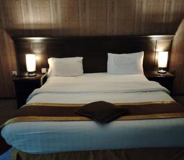 Taif Hotel | اصيل الفاخره المخدومه