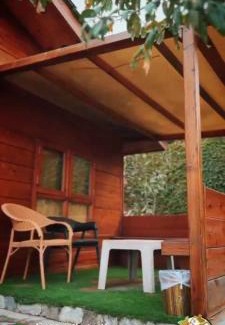 Mizail Kabine | اكوخ في مزرعة بساتين اللوز