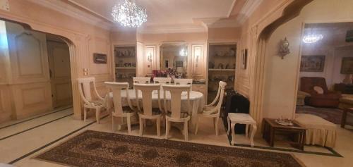 Heliopolis Wohnung | الكوربة بجوار قصر الرئاسة- VIP Presidential Area