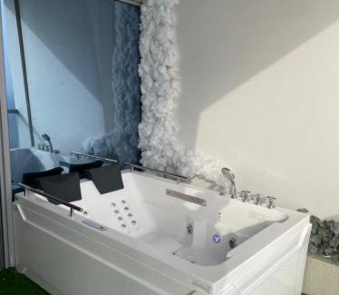 Ash Shati Haus | برج داماك