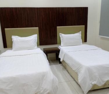 Al Kura Wohnung | دار لافيناء للوحدات المخدومه أبحر الشمالية حي الشراع