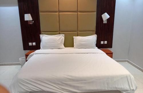 Al Kura Wohnung | دار لافيناء للوحدات المخدومه أبحر الشمالية حي الشراع