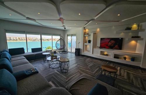 Durrat Al-Arous Resort | درةالعروس شاطىء البردايس