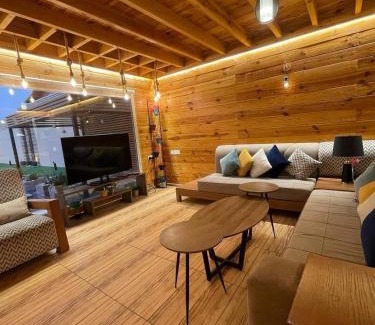 Al Riyadh Skihütte | شالية لوج الريفي