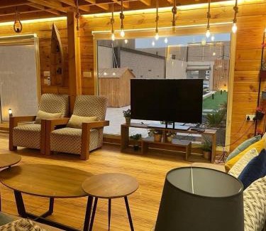 Al Riyadh Skihütte | شالية لوج الريفي