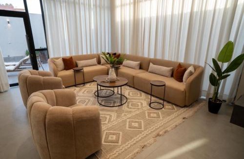 Al Kura Skihütte | شاليهات بلانكا الفندقيه