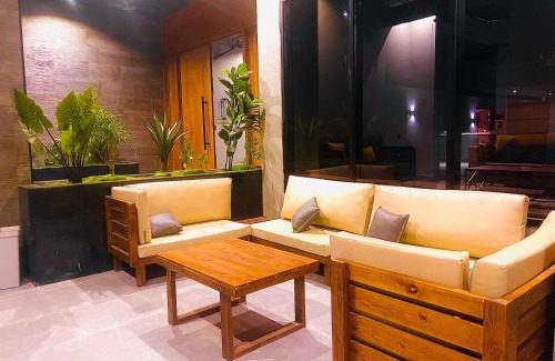 Dhahban Skihütte | شاليهات سي سايد