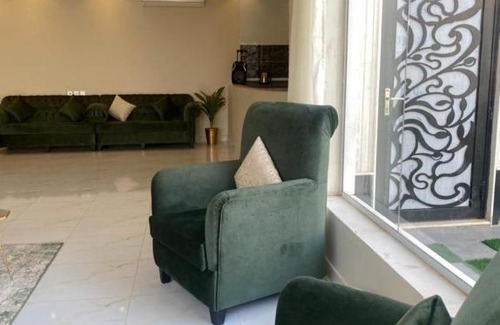 Al Kura Skihütte | شاليهات ماجيستي