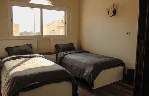 Al Kura Haus | شاليه بإطلالة بحرية مميزة